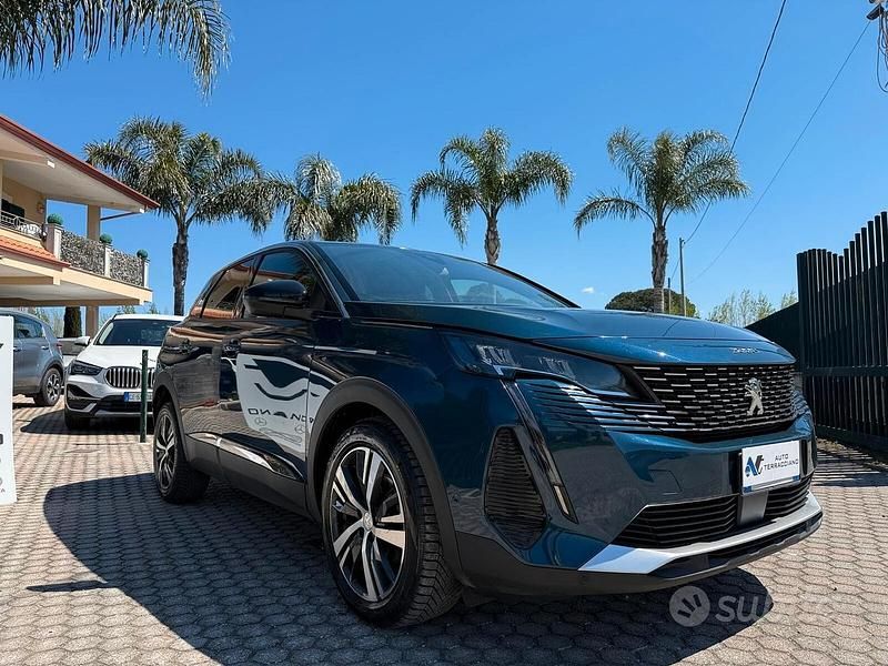 Usata Peugeot 3008 Allure 131 CV (96 kW) 2023 Blu/azzurro SUV