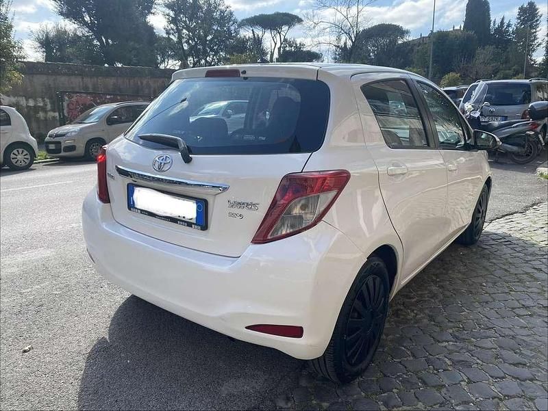 Usata Toyota Yaris 69 CV (50 kW) 2012 Utilitaria