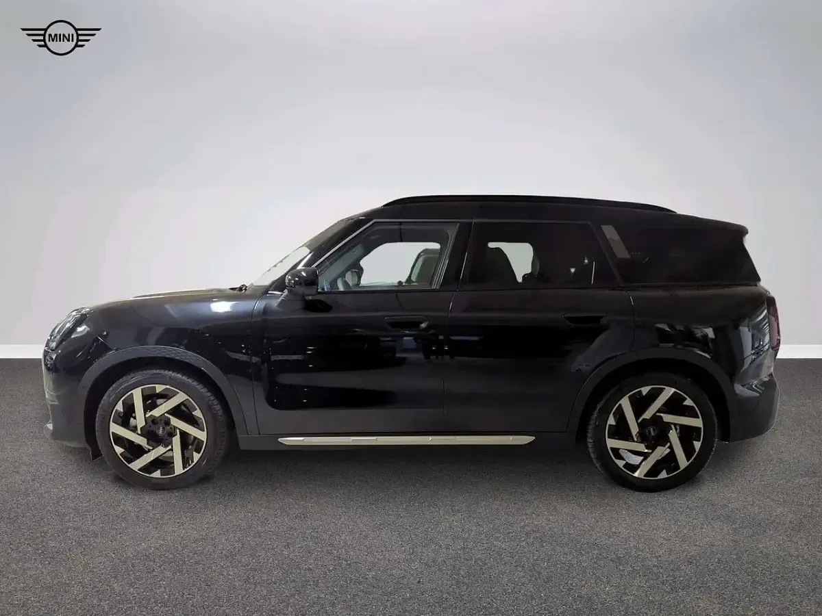 Usata Mini Countryman Favoured 225 kW (306 CV) 2026 Nero SUV