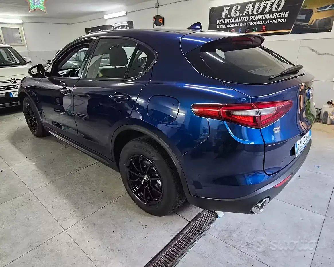 Usata Alfa Romeo Stelvio 179 CV (131 kW) 2019 Blu SUV