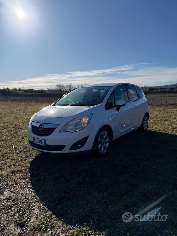Usata Opel Meriva 95 CV (69 kW) 2011 Bianco Monovolume