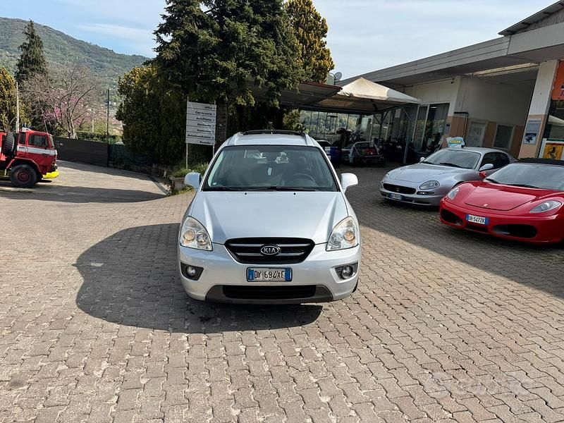 Usata Kia Carens Family 140 CV (102 kW) 2008 Grigio Monovolume