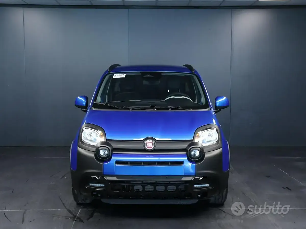 Nuova Fiat Panda Cross 65 CV (47 kW) 2026 Blu Utilitaria