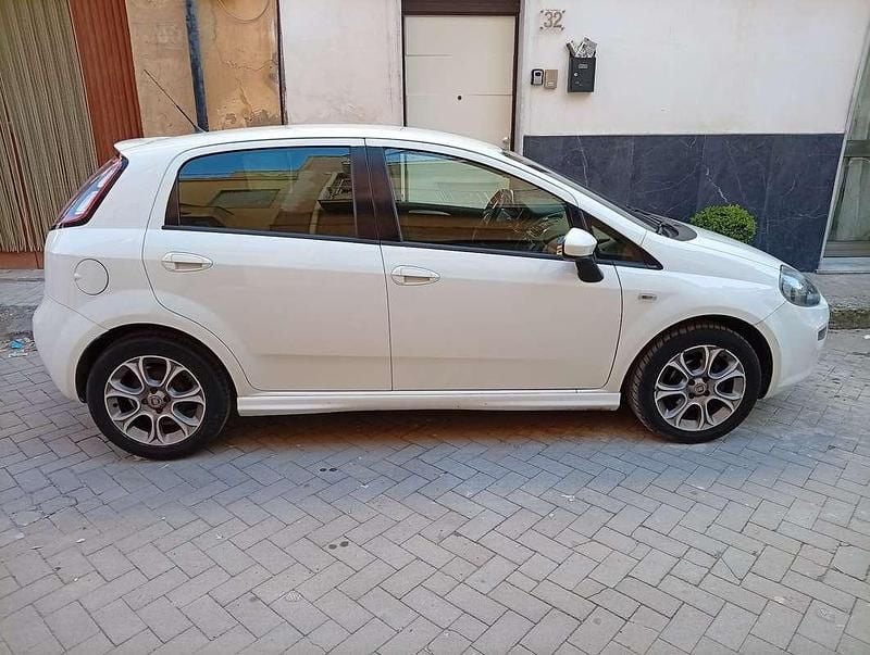 Usata Fiat Punto Evo Dynamic 86 CV (63 kW) 2015 Utilitaria