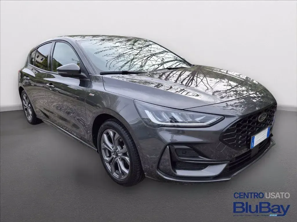 Usata Ford Focus ST-Line 125 CV (91 kW) 2022 Magnetic grey Berlina