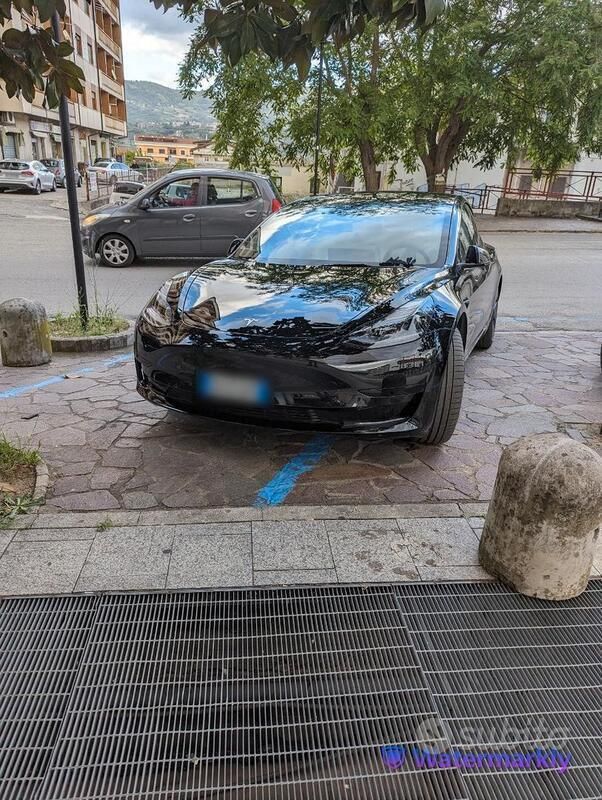 Nero Usata 2023 Tesla Model 3 RWD Tre volumi | 34.900 € (Molto cara) - Immagine 1/3