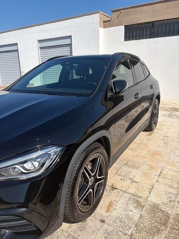 Usata Mercedes GLA200 Premium 150 CV (110 kW) 2021 Nero SUV