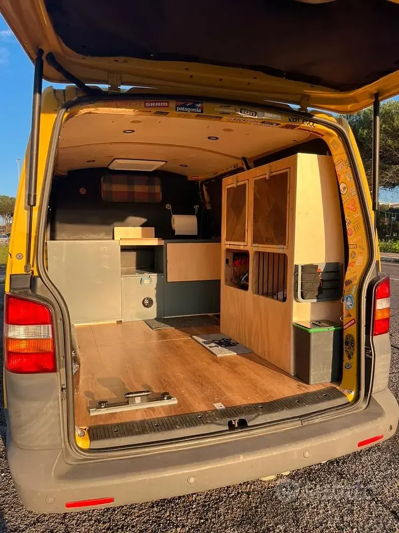 Begagnad VW Transporter 2008 Gul Van