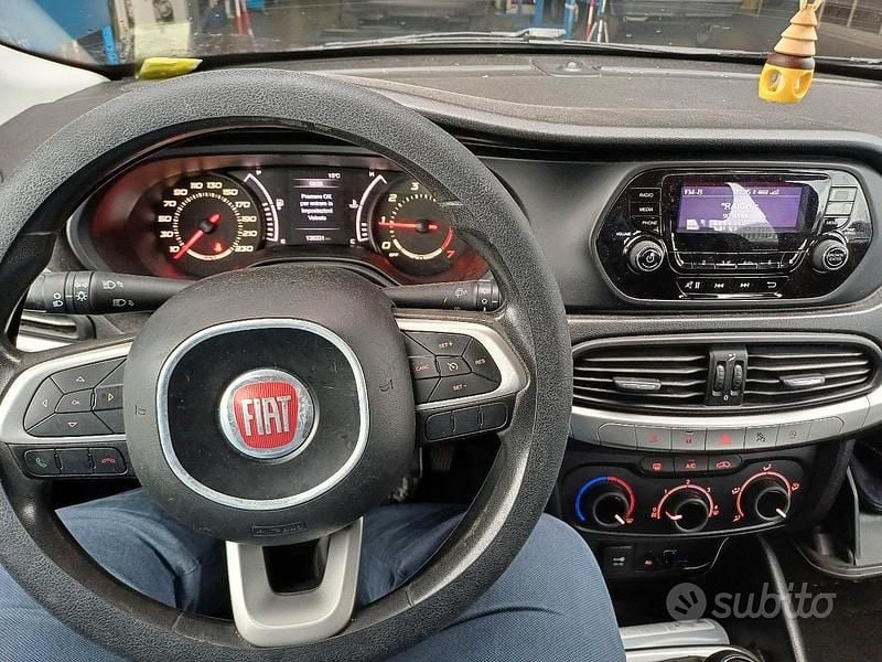 Usata Fiat Tipo 95 CV (69 kW) 2017 Blu Berlina