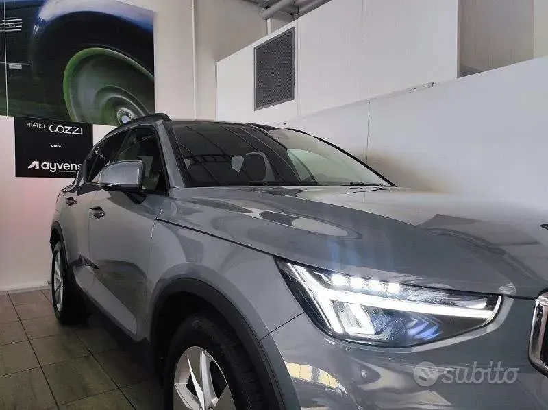 Usata Volvo XC40 Core 163 CV (119 kW) 2022 Grigio SUV