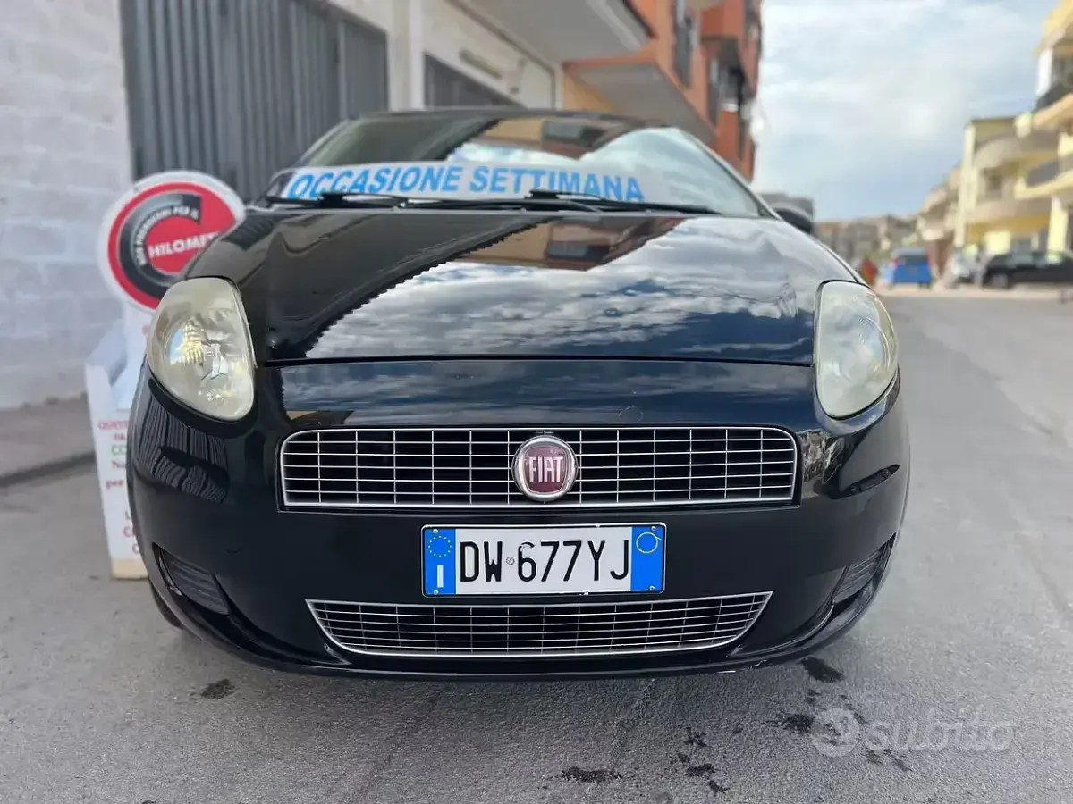 Usata Fiat Grande Punto 69 CV (50 kW) 2010 Nero Utilitaria
