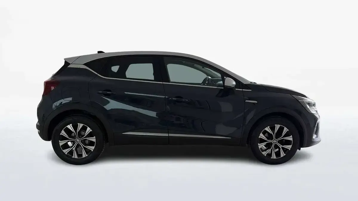 Usata Renault Captur Intens 101 CV (74 kW) 2023 Blu/azzurro SUV
