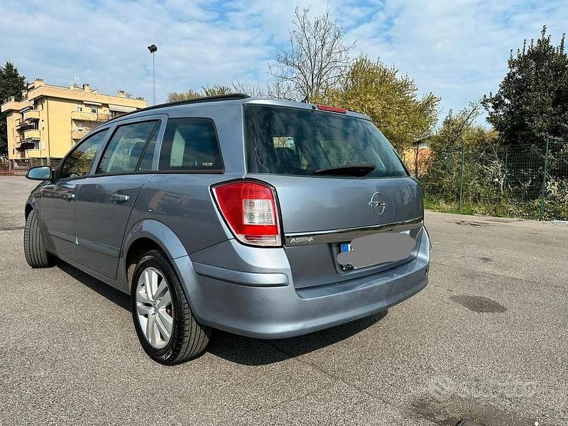 Usata Opel Astra Enjoy 116 CV (85 kW) 2008 Station wagon