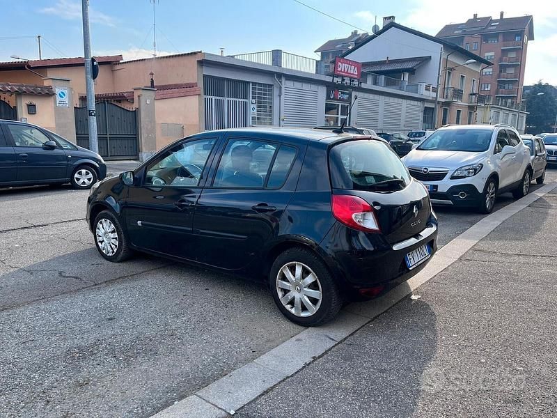 Usata Renault Clio IV Dynamique 75 CV (55 kW) 2012 Nero Berlina