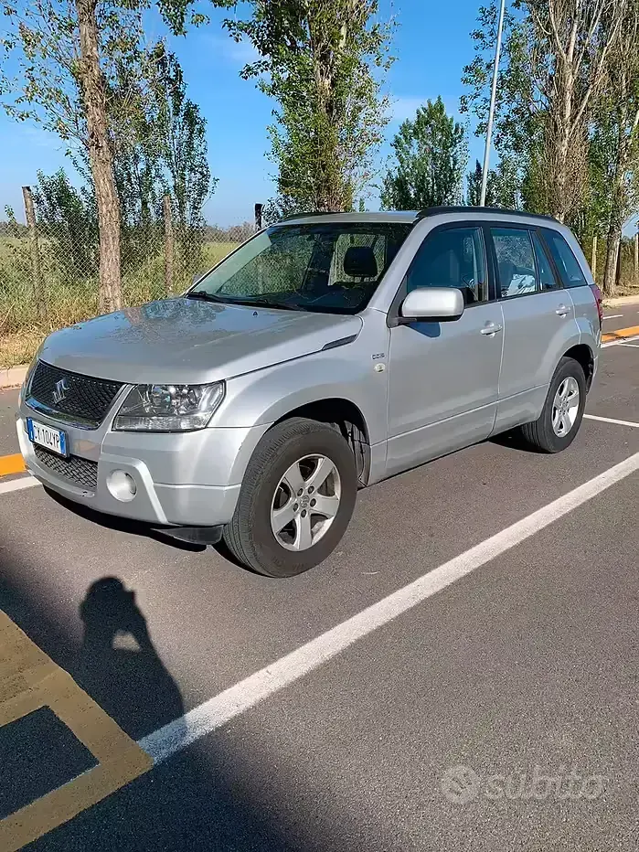 Usata Suzuki Grand Vitara 129 CV (94 kW) 2005 Grigio Station wagon
