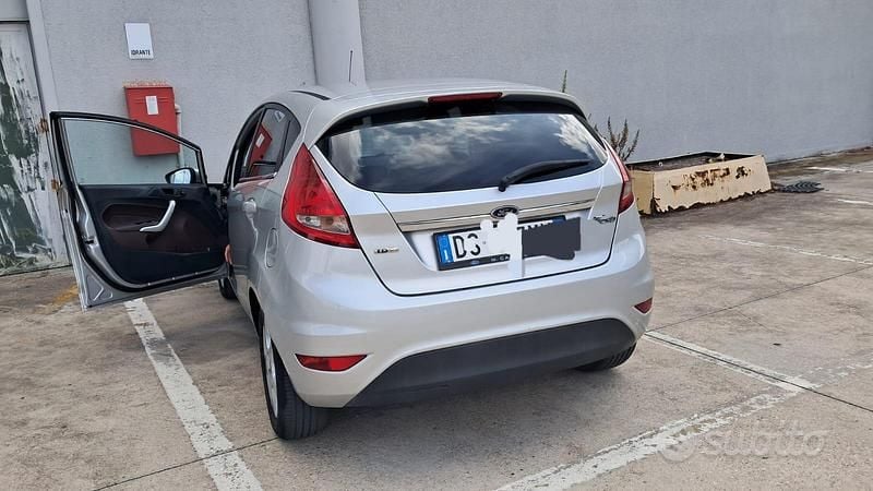Usata Ford Fiesta 2008 Grigio Utilitaria