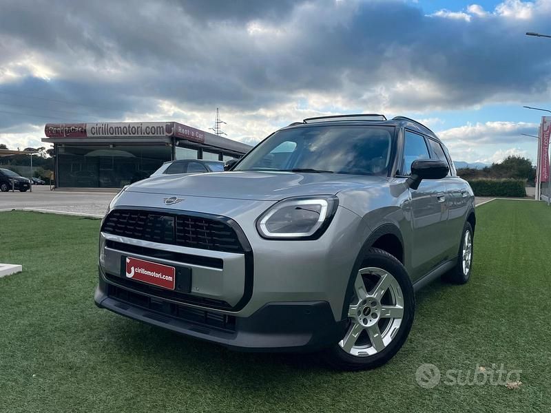 Usata Mini One Countryman 156 CV (114 kW) 2024 Grigio SUV