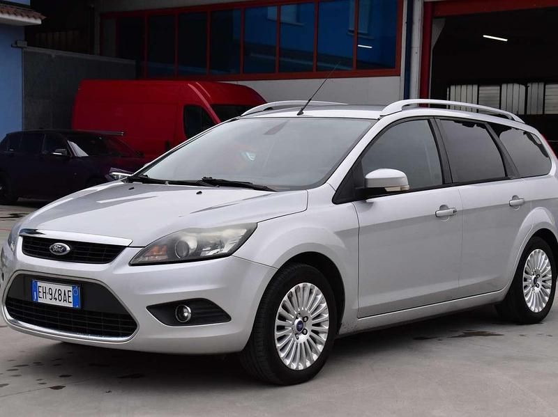 Usata Ford Focus Style 109 CV (80 kW) 2011 Argento Station wagon