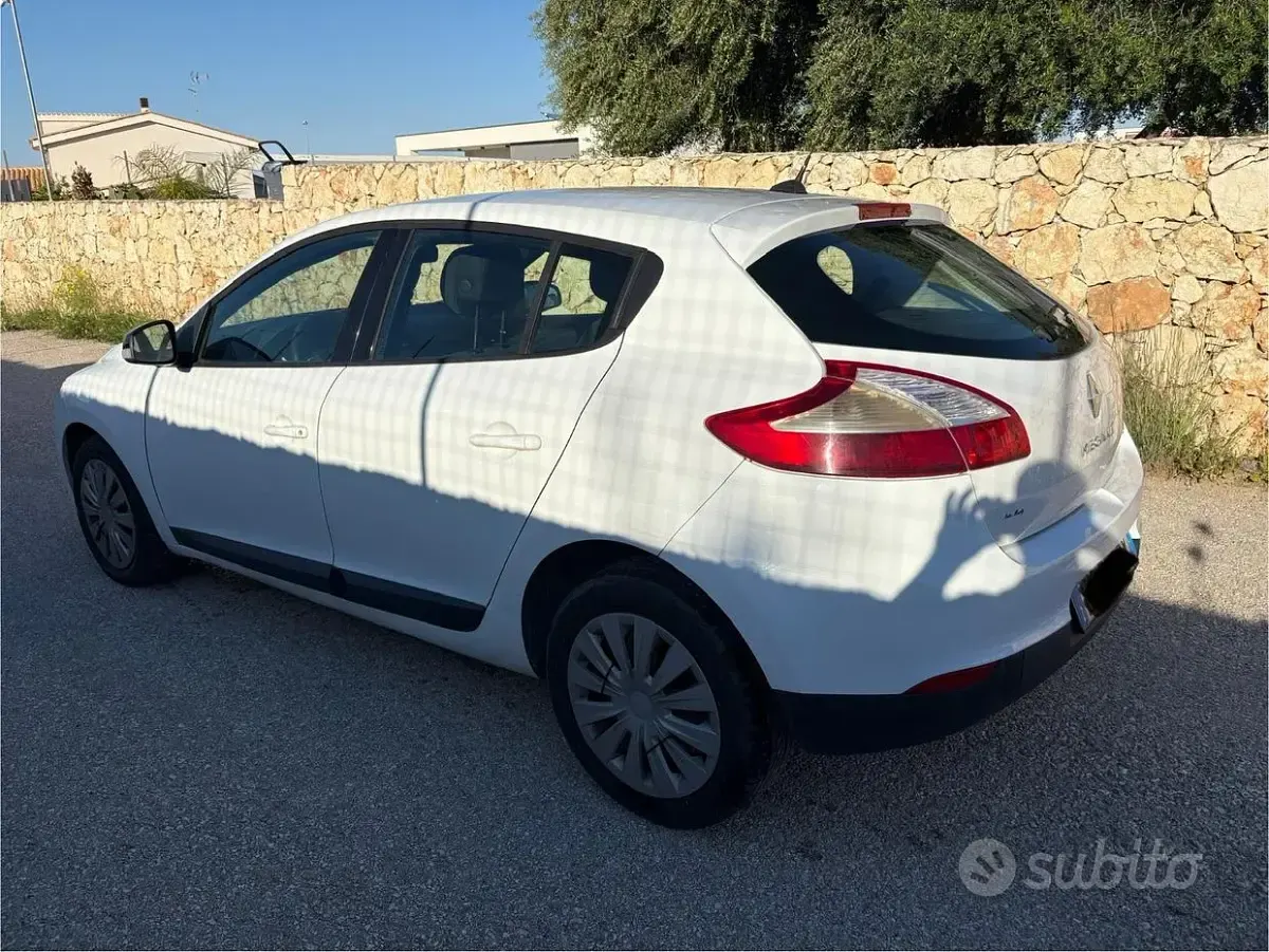 Usata Renault Mégane III 110 CV (80 kW) 2011 Bianco Berlina