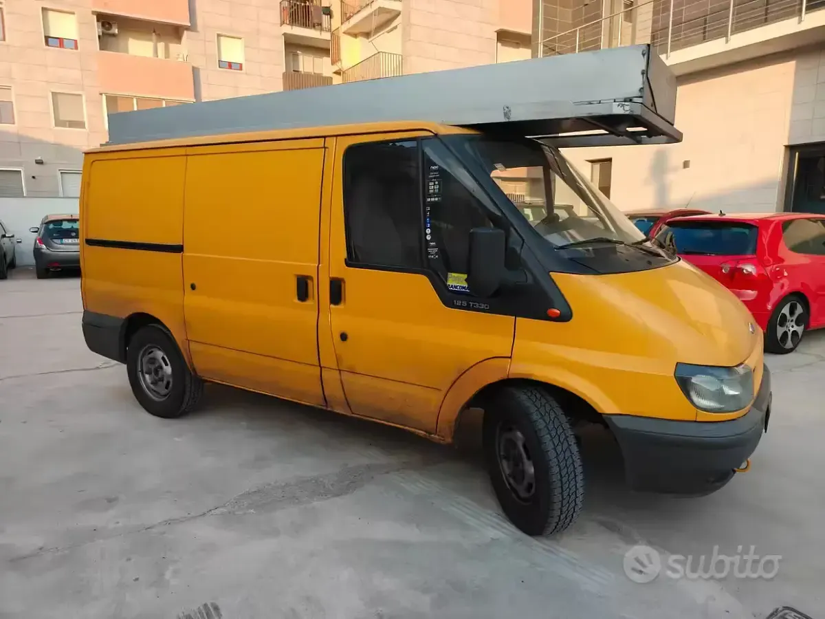 Usata Ford Transit 91 kW (125 CV) 2003 Giallo Berlina