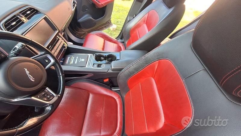Usata Jaguar F-Pace 180 CV (132 kW) 2016 Nero SUV