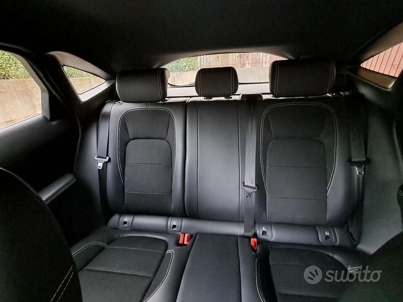Usata Jaguar E-Pace R-Dynamic 249 CV (183 kW) 2019 Nero SUV