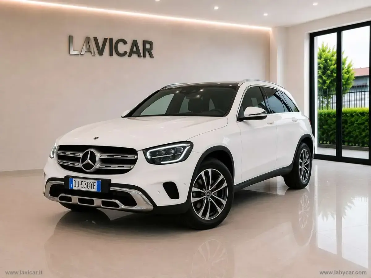 Usata Mercedes GLC200 Premium 163 CV (119 kW) 2022 Bianco SUV