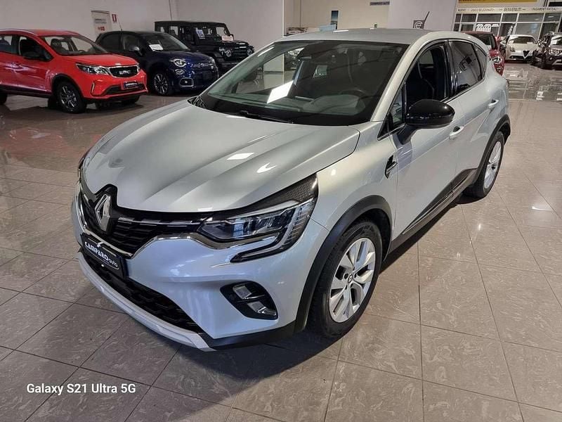 Usata Renault Captur Intens 101 CV (74 kW) 2021 Argento SUV