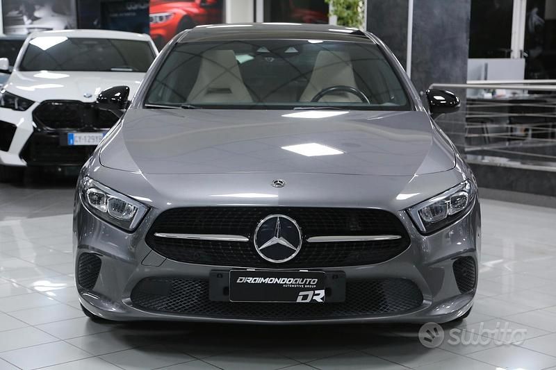 Usata Mercedes A180 116 CV (85 kW) 2019 Grigio Berlina