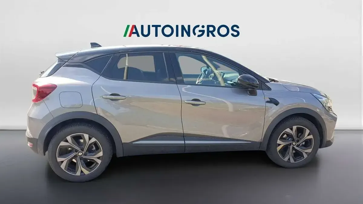 Usata Renault Captur Engineered 92 CV (67 kW) 2023 Nero SUV