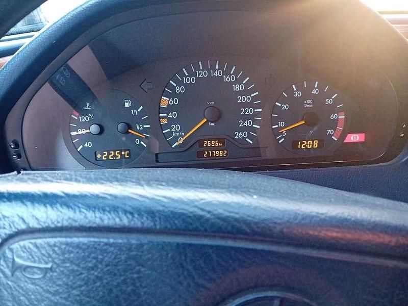 Usata Mercedes C200 Elegance 192 CV (141 kW) 1998 Station wagon