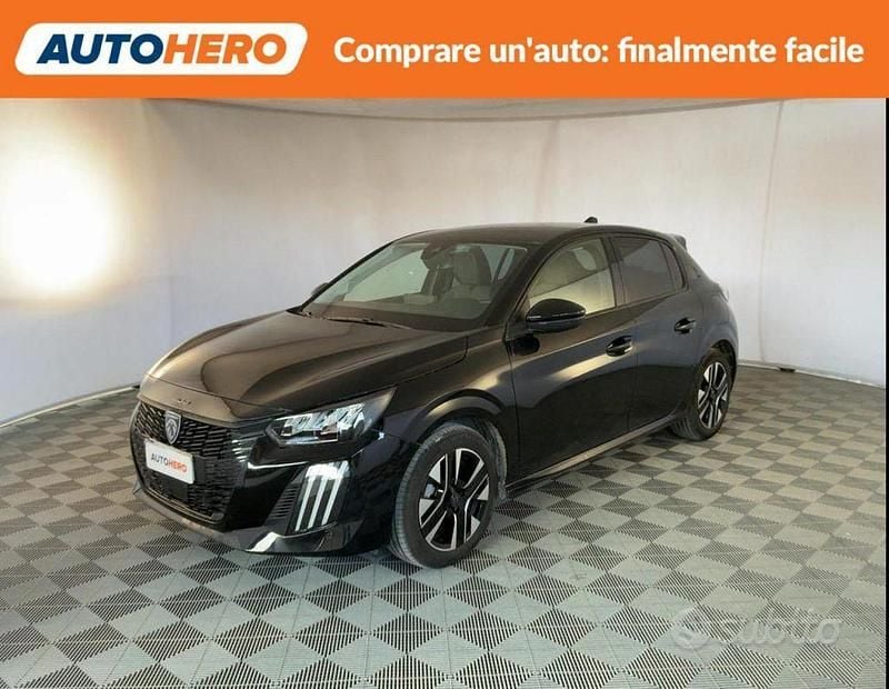 Usata Peugeot 208 Allure 101 CV (74 kW) 2025 Nero Utilitaria