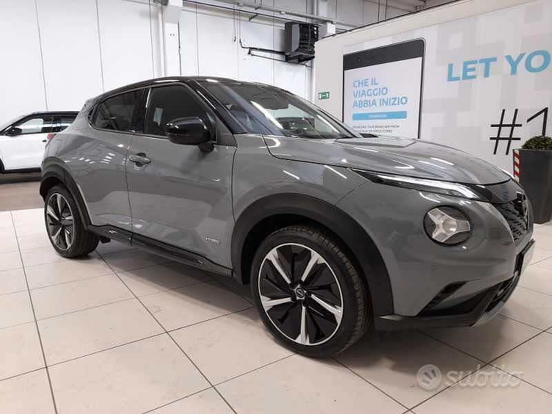 Usata Nissan Juke 94 CV (69 kW) 2023 Grigio platinum SUV