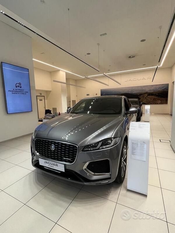 Grigio Usata 2023 Jaguar F-Pace SUV | 55.000 € (Molto cara) - Immagine 1/4