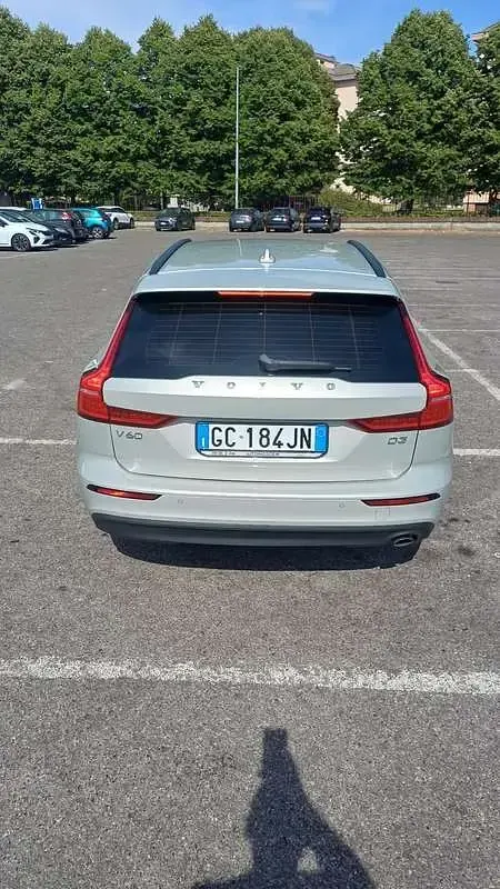 Usata Volvo V60 Momentum 150 CV (110 kW) 2020 Station wagon