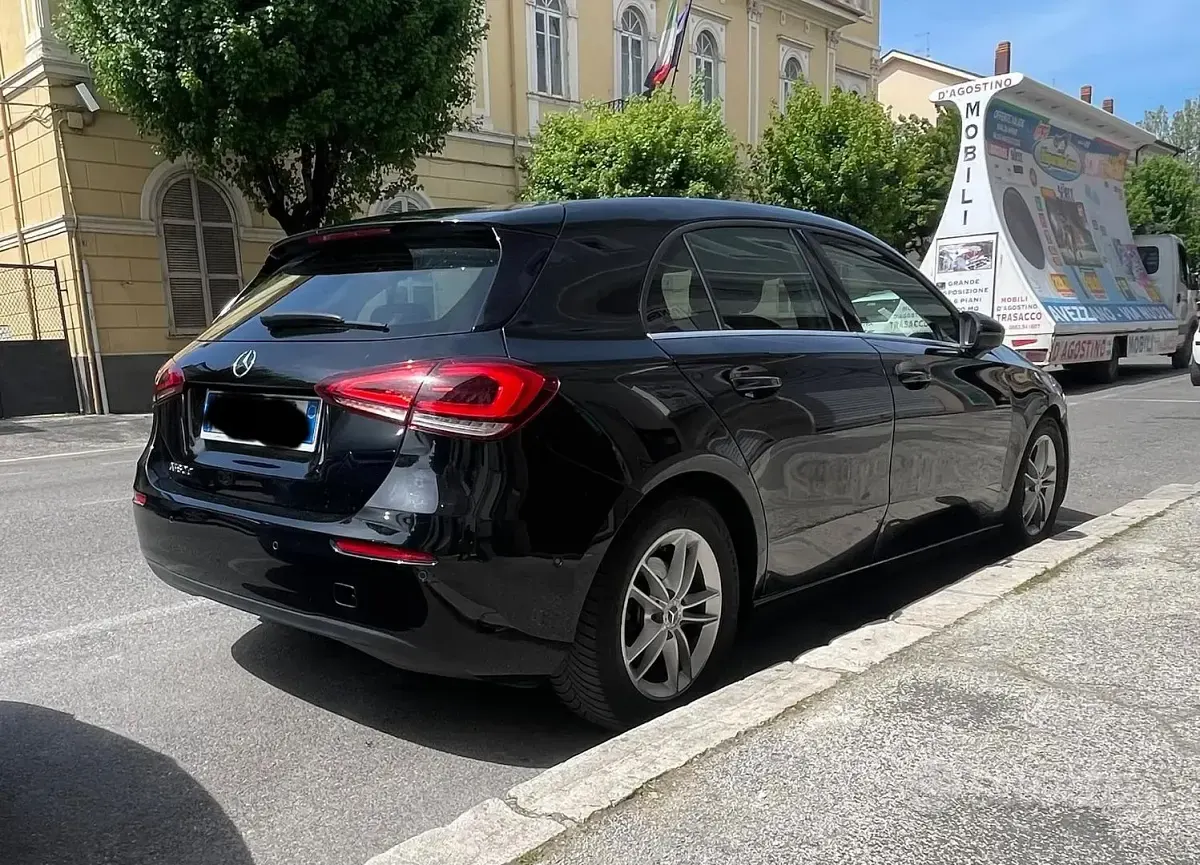 Usata Mercedes 180 136 CV (100 kW) 2019 Nero Berlina