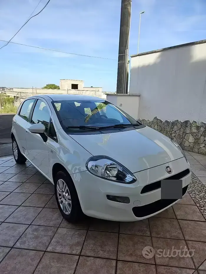 Usata Fiat Punto 77 CV (56 kW) 2012 Bianco Utilitaria