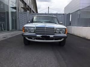 Occasion Mercedes 240 72 ch (52 kW) 1983 Blanc Break