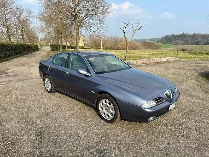 Usata Alfa Romeo 166 190 CV (139 kW) 1998 Grigio Berlina