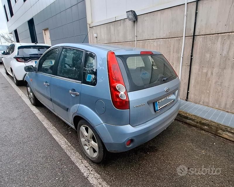 Usata Ford Fiesta 75 CV (55 kW) 2006 Utilitaria