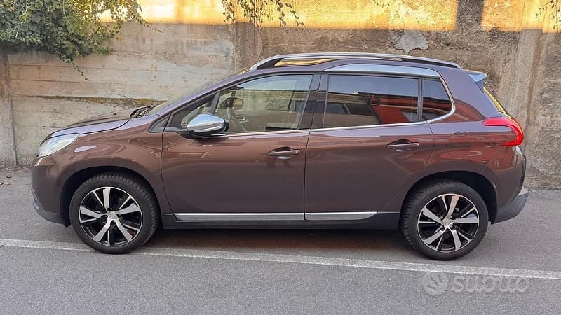 Usata Peugeot 2008 S 100 CV (73 kW) 2015 Marrone SUV