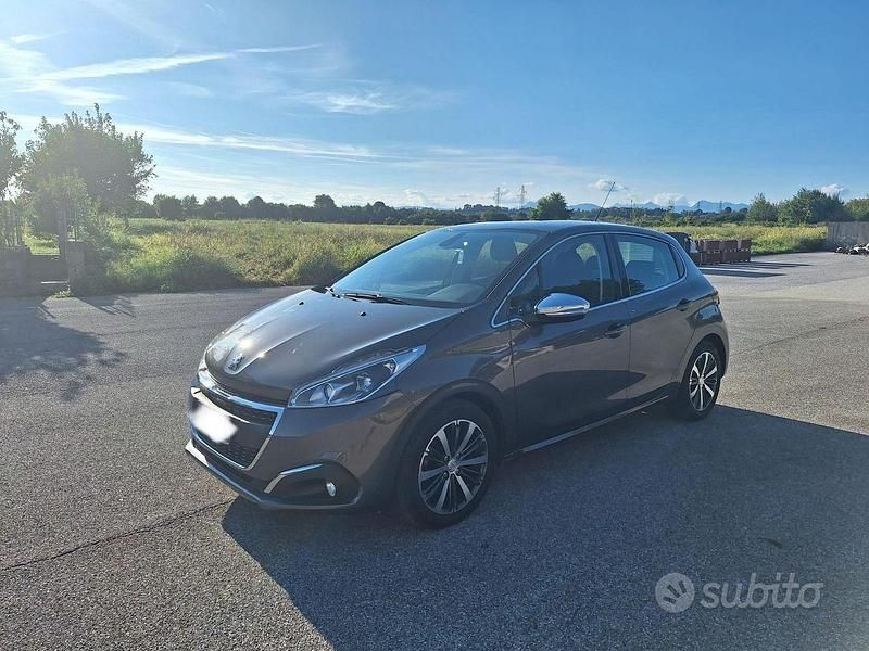 Usata Peugeot 208 82 CV (60 kW) 2018 Grigio Utilitaria