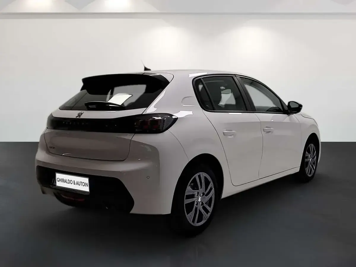 Usata Peugeot 208 Active 102 CV (75 kW) 2022 Bianco Utilitaria