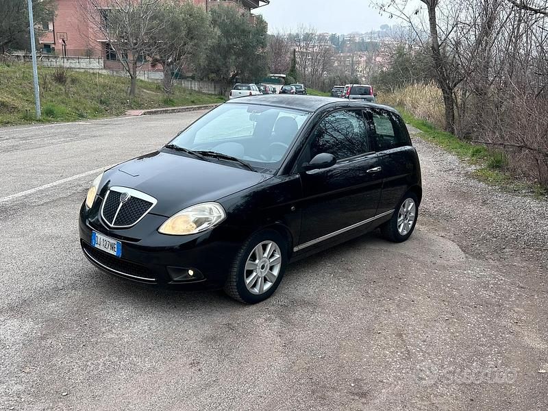 Usata Lancia Ypsilon 60 CV (44 kW) 2007 Nero Utilitaria