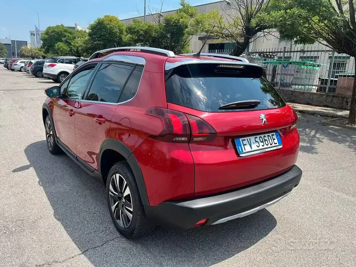 Usata Peugeot 2008 Allure 83 CV (61 kW) 2019 Rosso SUV