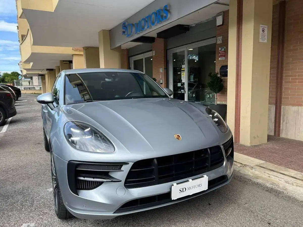 Usata Porsche Macan 381 CV (280 kW) 2020 Argento iridium SUV