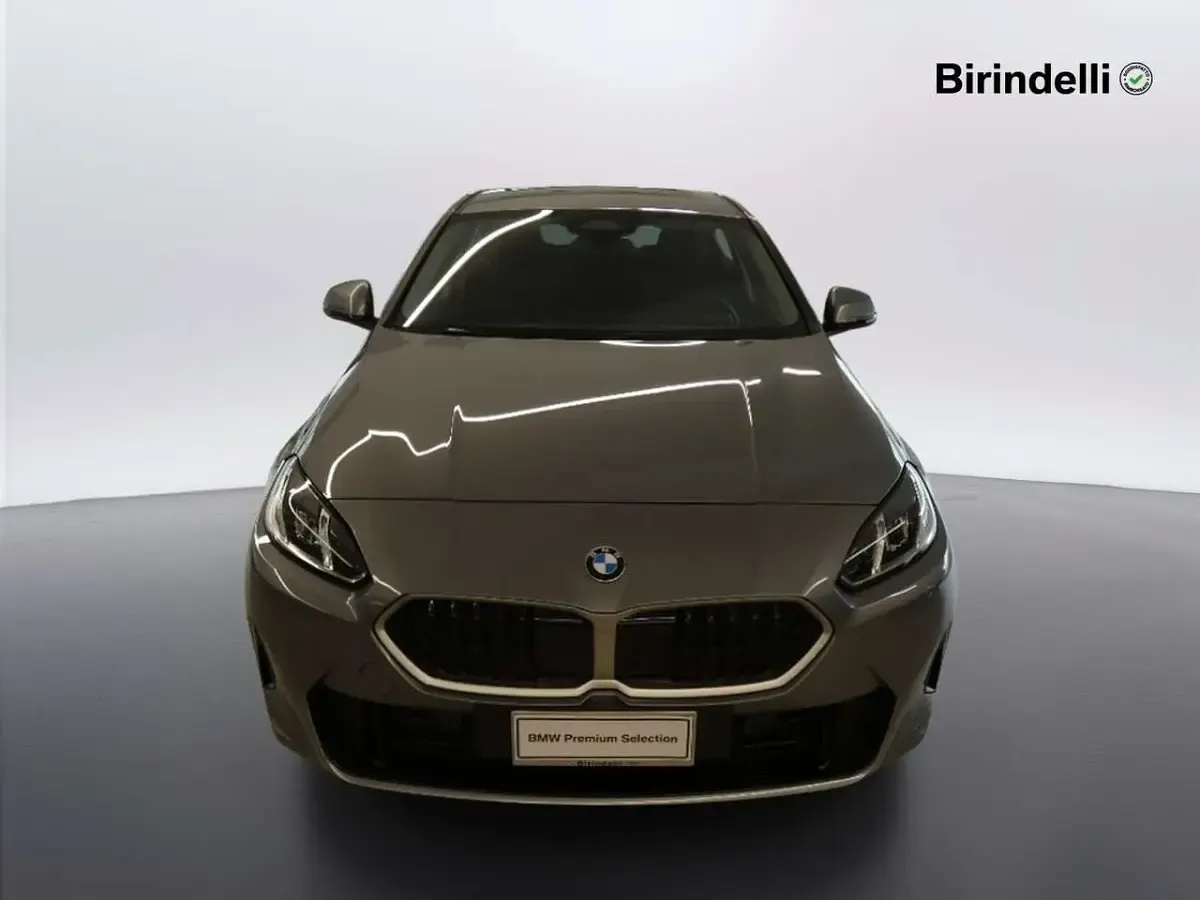 Nuova BMW 118 150 CV (110 kW) 2025 Skyscraper grey metallic Utilitaria