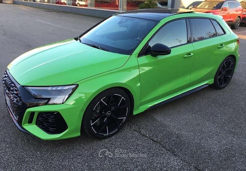Verde Usata 2022 Audi RS3 Tre volumi | 47.500 € (Buon prezzo) - Immagine 1/4