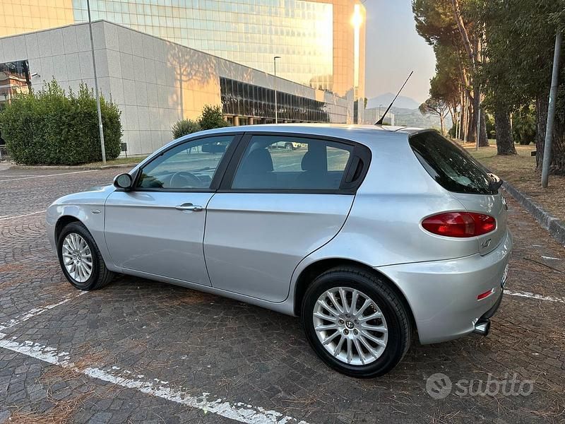 Usata Alfa Romeo 147 120 CV (88 kW) 2008 Utilitaria