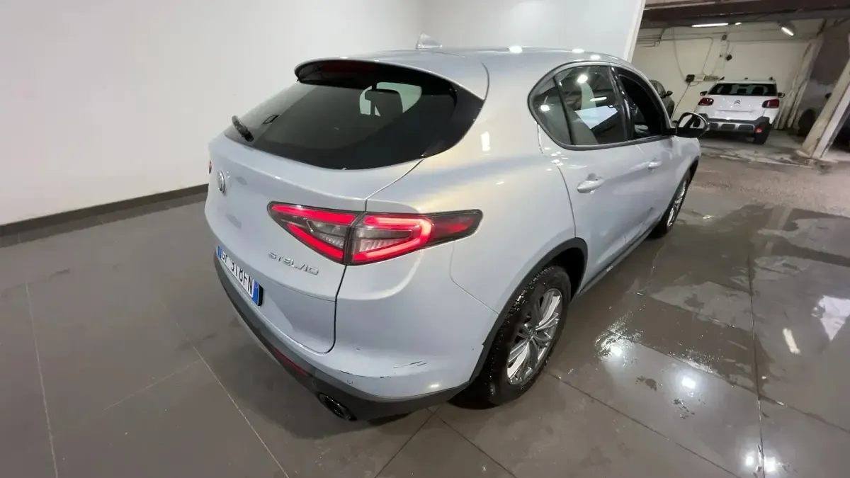 Usata Alfa Romeo Stelvio Super 210 CV (154 kW) 2023 Grigio moonlight met. SUV